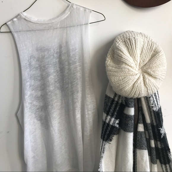 Express Skeleton Muscle Tank - Picture 4 of 4